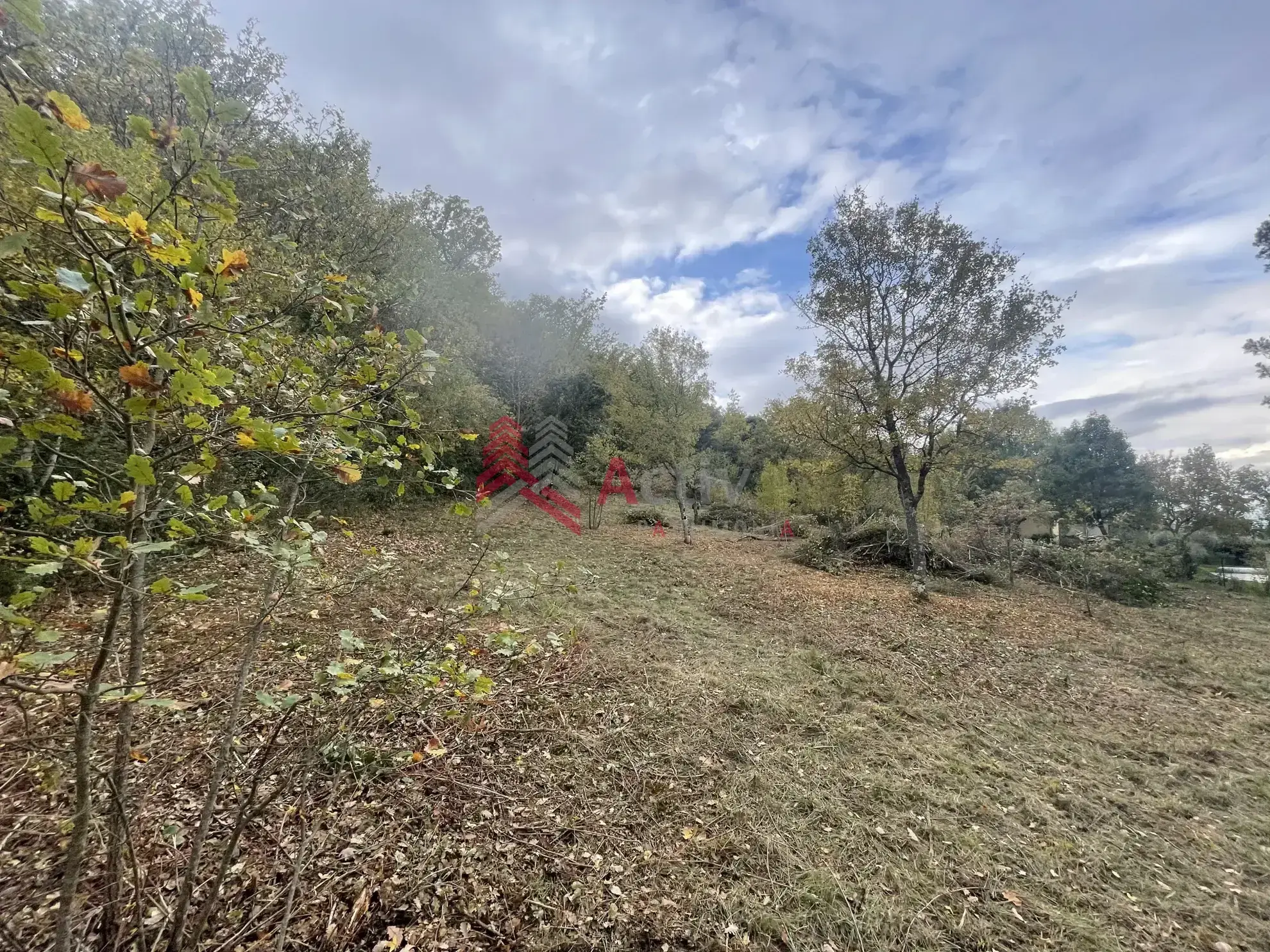 Terrain constructible à vendre à Esparron - 2813 m² 