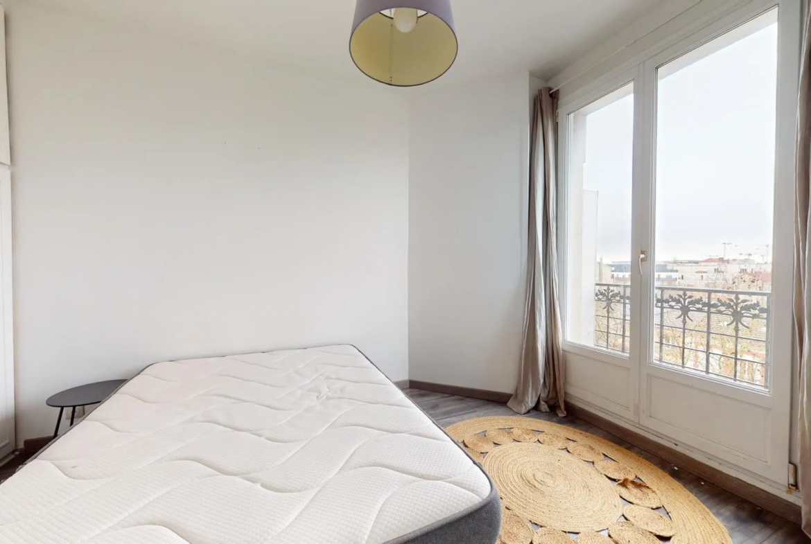 À vendre : Appartement F2 Meublé au Bourget à 400 m du RER B 