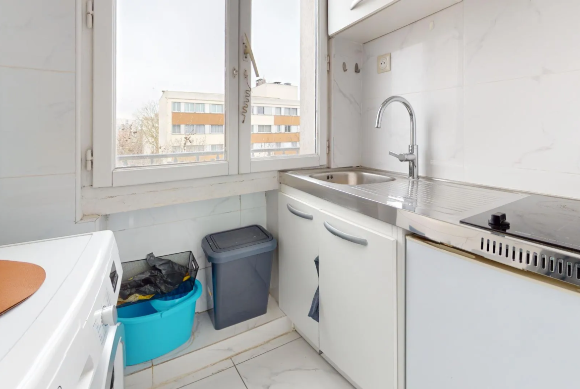 À vendre : Appartement F2 Meublé au Bourget à 400 m du RER B 