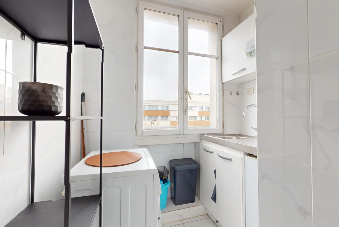 À vendre : Appartement F2 Meublé au Bourget à 400 m du RER B 