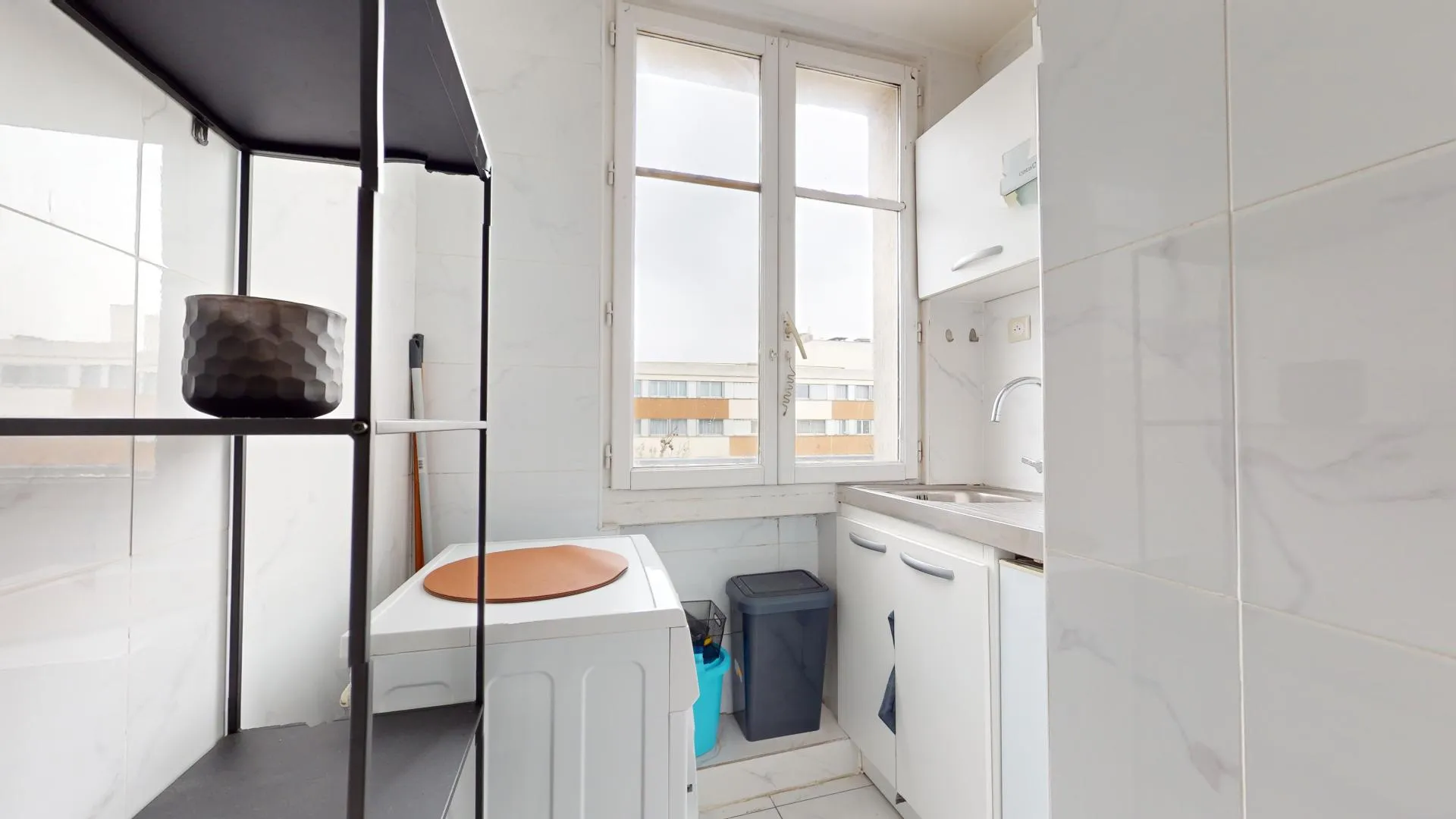 À vendre : Appartement F2 Meublé au Bourget à 400 m du RER B 