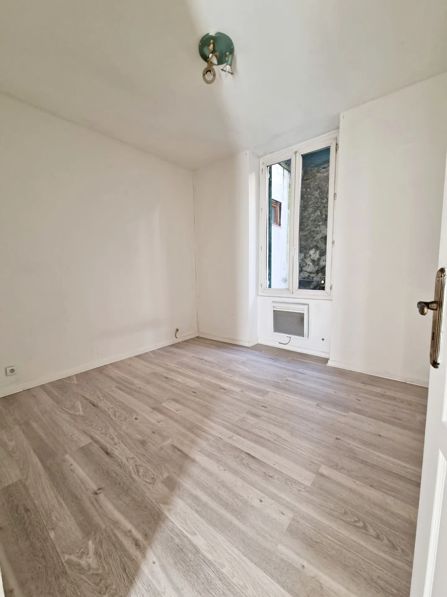 Grand appartement lumineux 3 pièces à vendre à Lantosque 