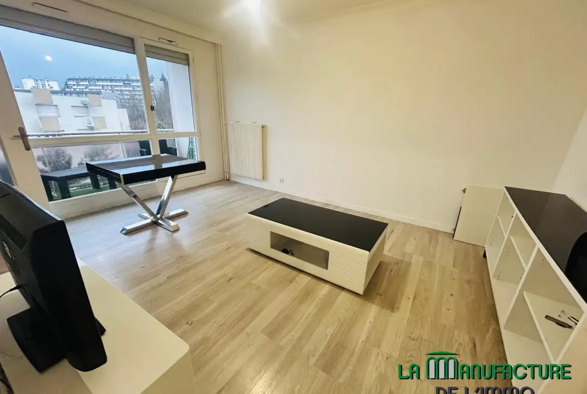 Appartement F2 avec balcon et cave à Saint-Étienne Montplaisir 