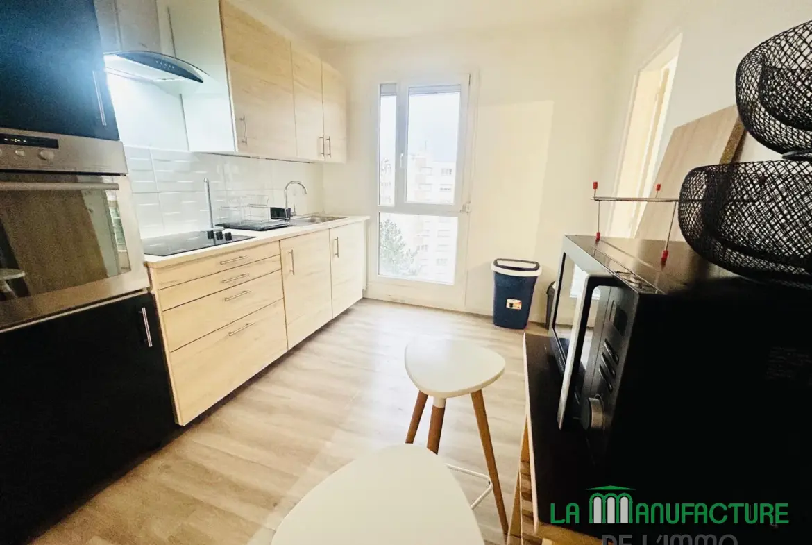 Appartement F2 avec balcon et cave à Saint-Étienne Montplaisir 