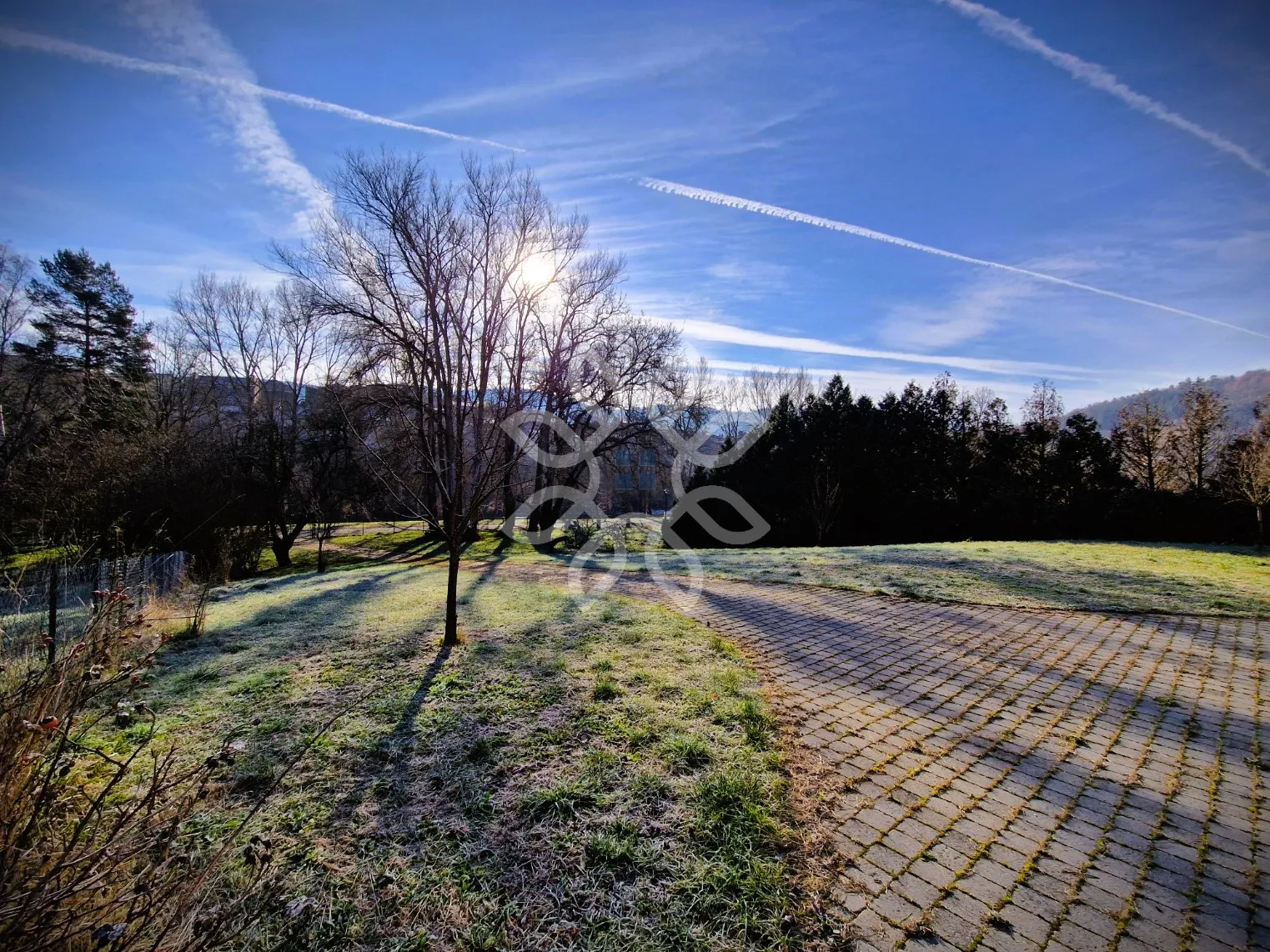 Maison en pierre avec accès à la rivière à Lavoute-Chilhac 