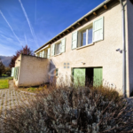 Maison en pierre avec accès à la rivière à Lavoute-Chilhac