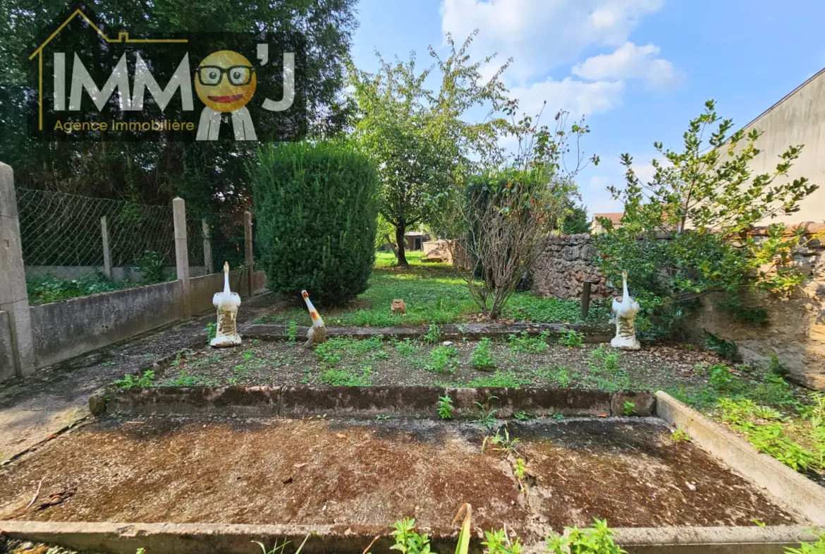 Maison à vendre à Neuves-Maisons - 4 pièces avec jardin 