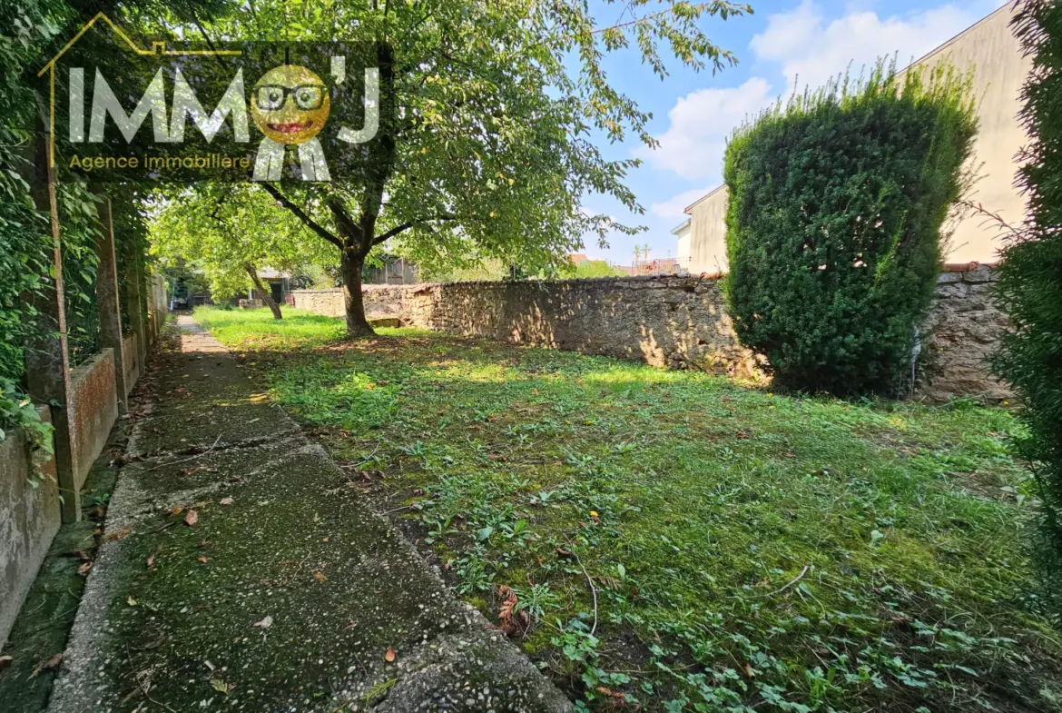 Maison à vendre à Neuves-Maisons - 4 pièces avec jardin 