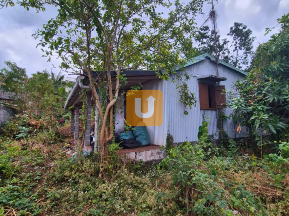 Maison à restructurer sur parcelle de 819 m² au Tampon