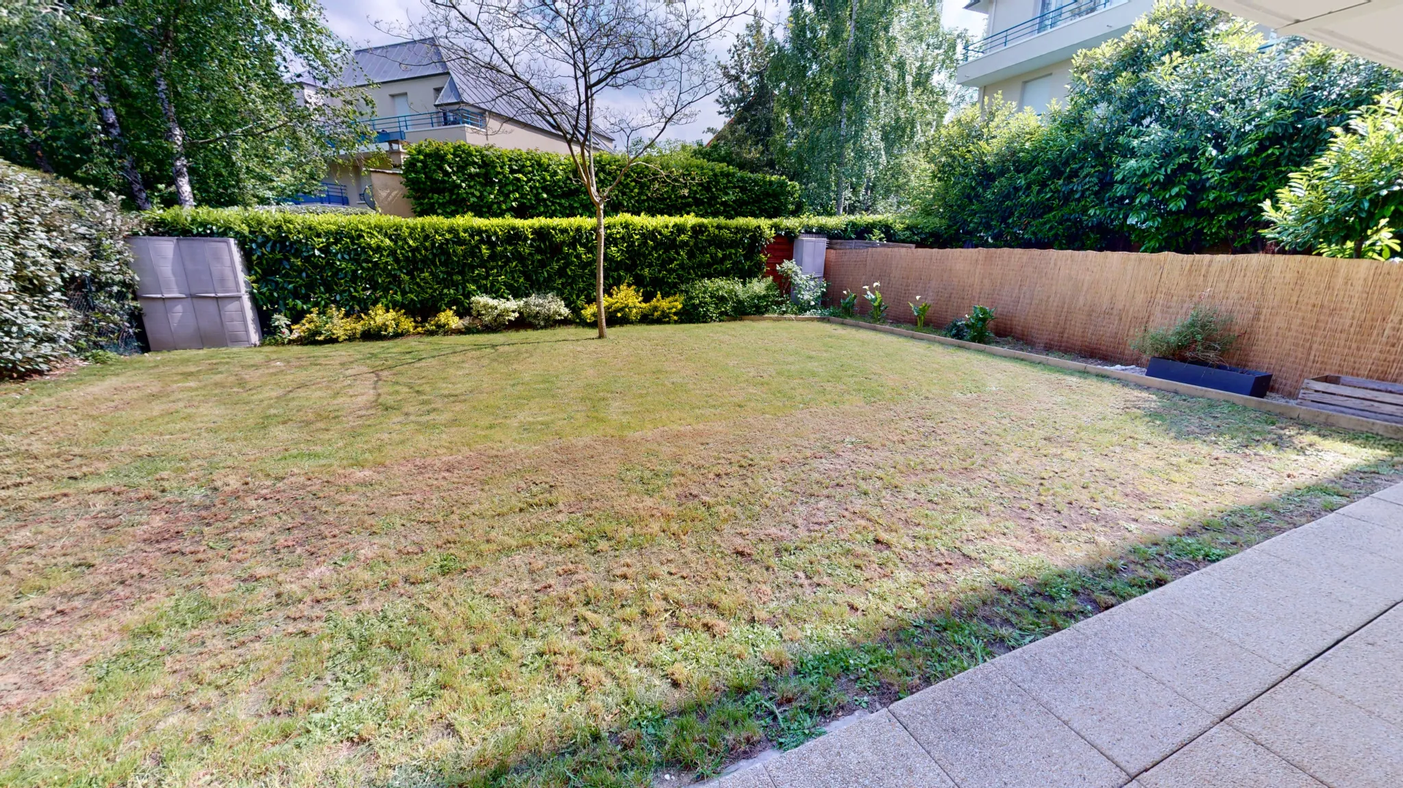 Appartement F4 à Livry-Gargan avec terrain privatif de 238 m2 