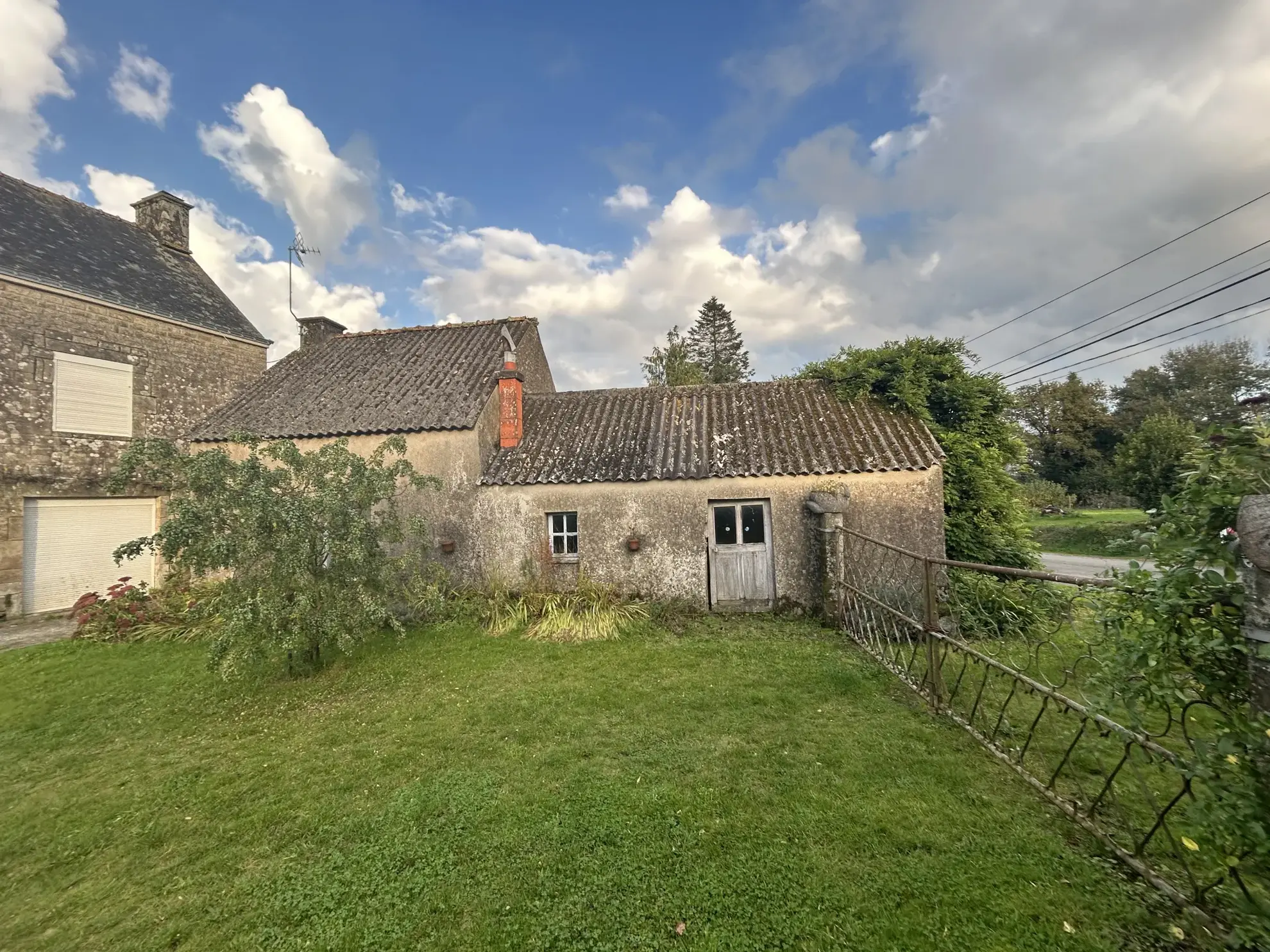 Vente d'une maison de village à Melrand avec un fort potentiel 