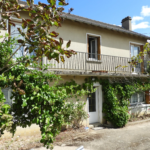 Charmante maison indépendante à Fours avec 4 chambres sur un grand terrain