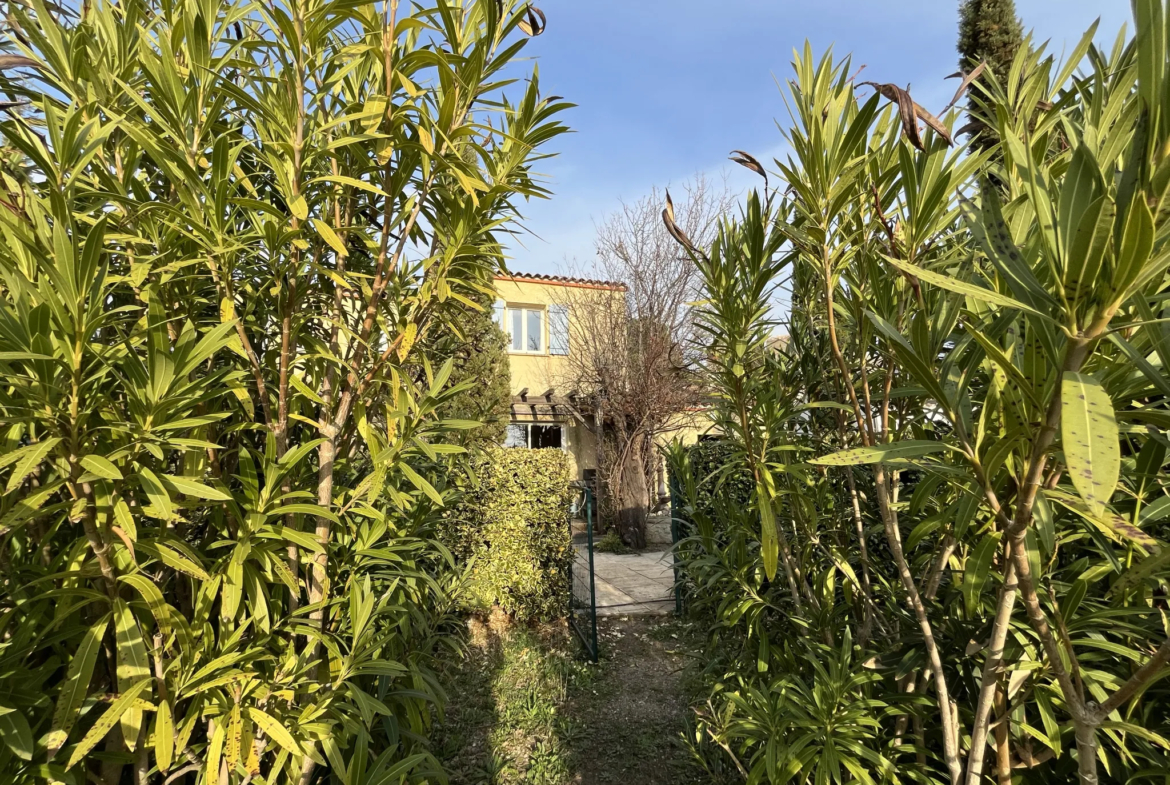 Villa 3 chambres avec jardin au bord du Canal du Midi à Argens-Minervois 