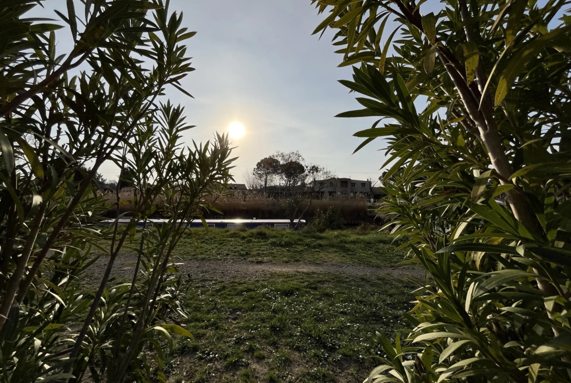 Villa 3 chambres avec jardin au bord du Canal du Midi à Argens-Minervois 