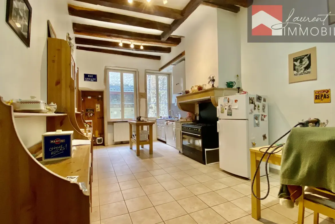 Triplex de 148 m² avec terrasse à Tournus à vendre pour 185 000 € 