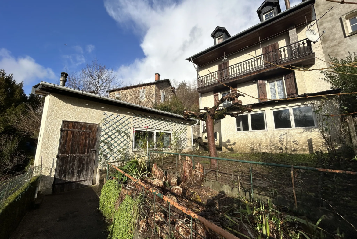 Maison mitoyenne à vendre à Tulle - 5 chambres, jardin 