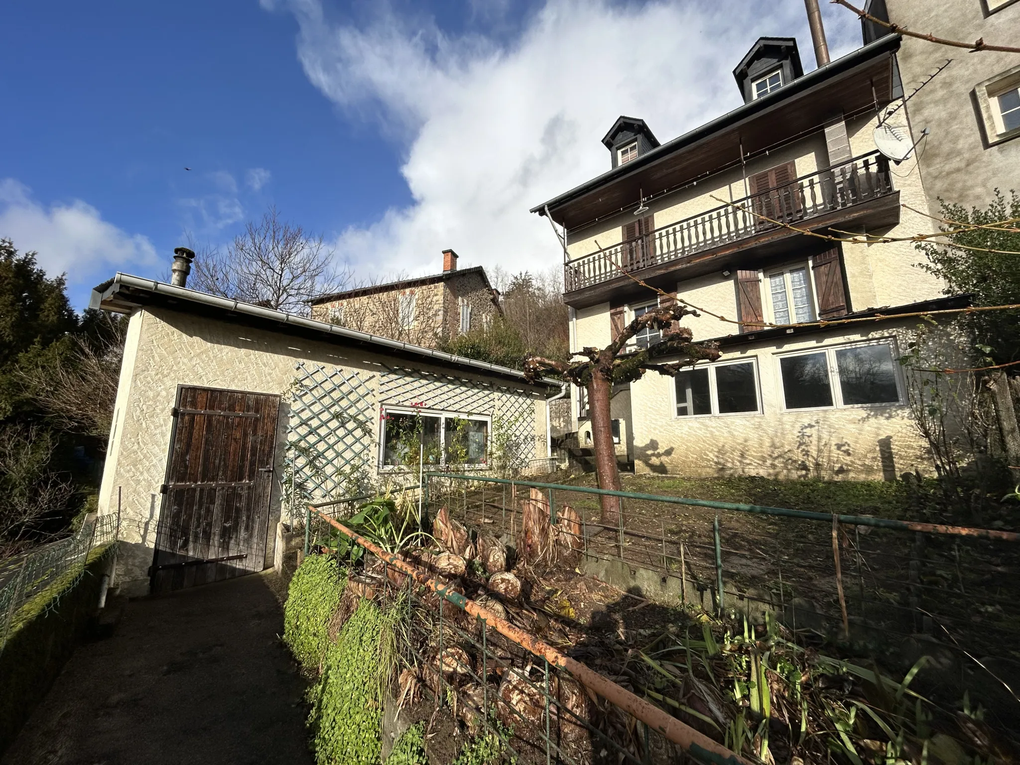 Maison mitoyenne à vendre à Tulle - 5 chambres, jardin 