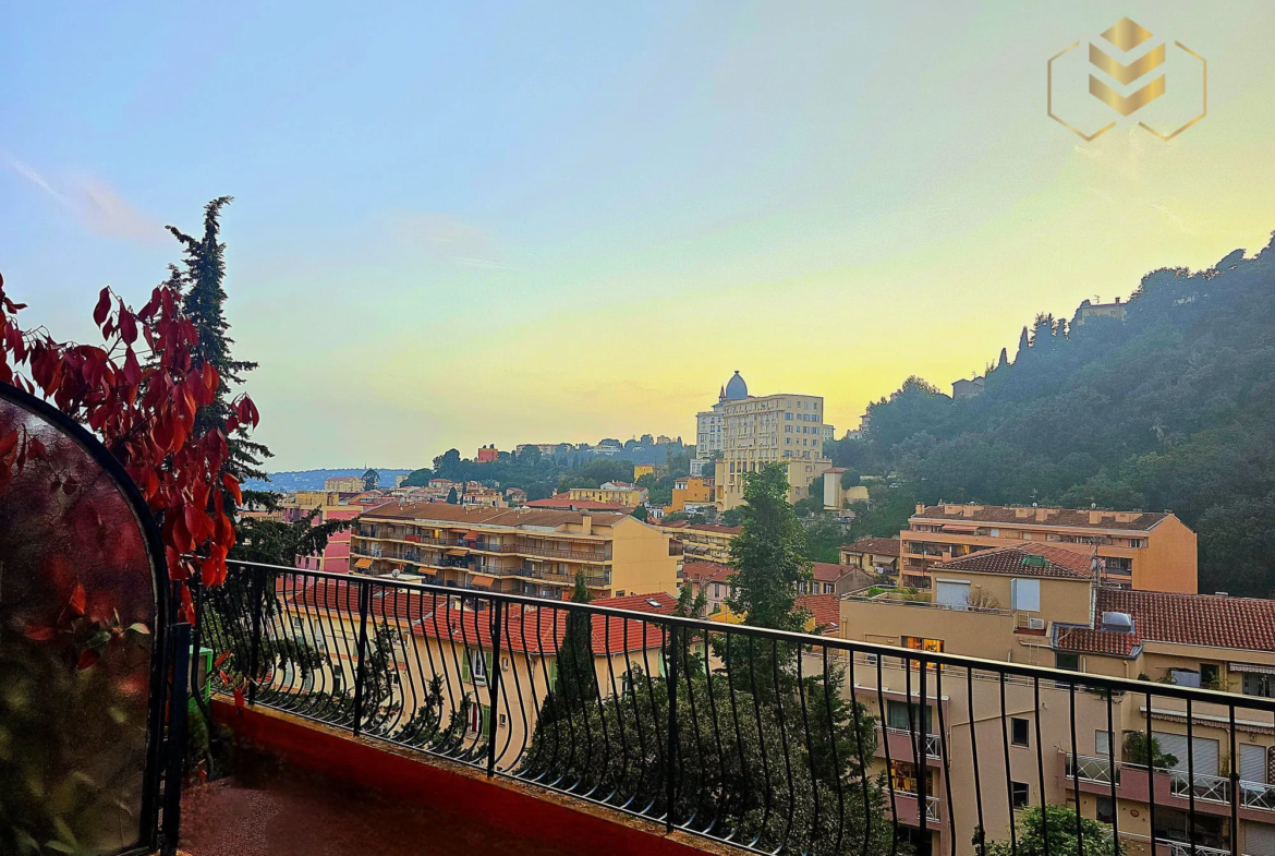 Appartement moderne et verdoyant à Menton avec 2 terrasses 