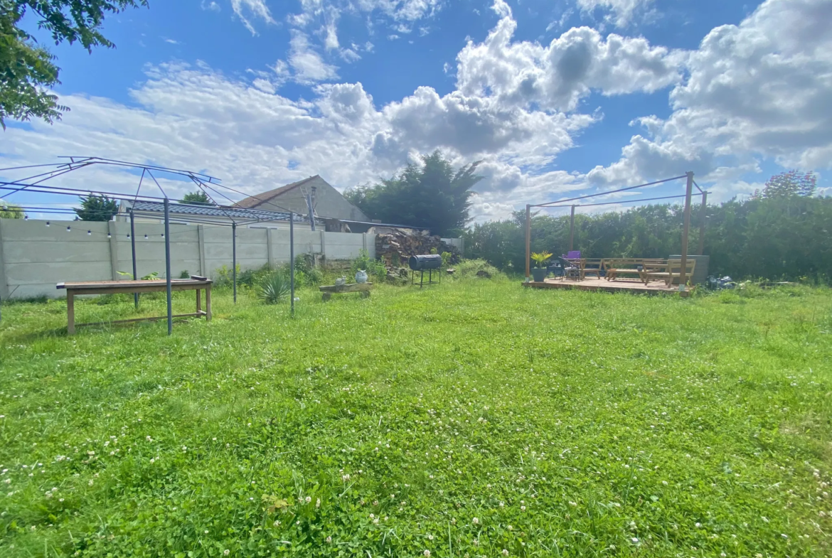 Maison familiale à vendre près du canal à Vierzon 