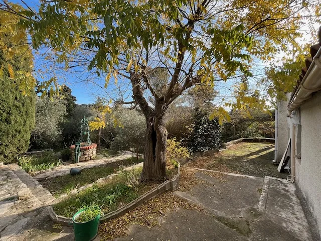 Maison T2 à Rénover avec Grand Terrain à Nîmes - Quartier La Gazelle 