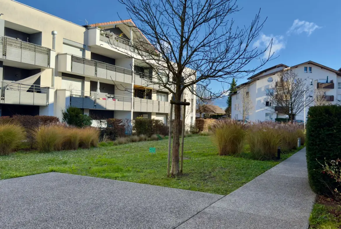 Appartement T2 lumineux avec grand balcon à Reignier-Esery 