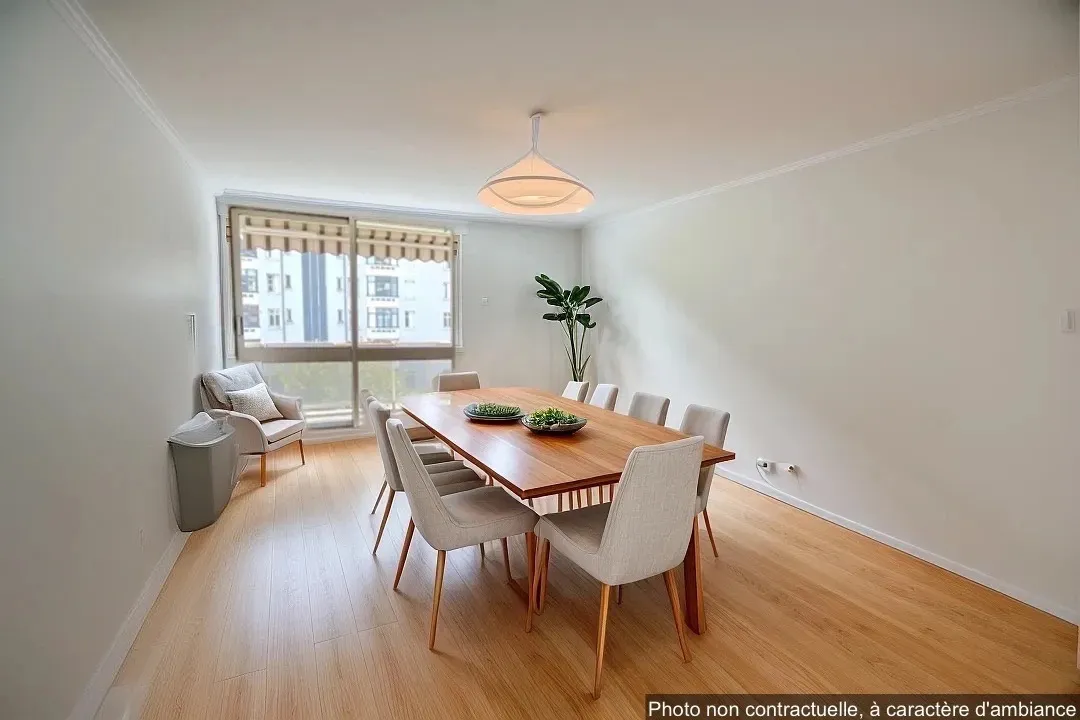 Appartement lumineux 3 pièces 75 m2 avec parking à Lyon 8 