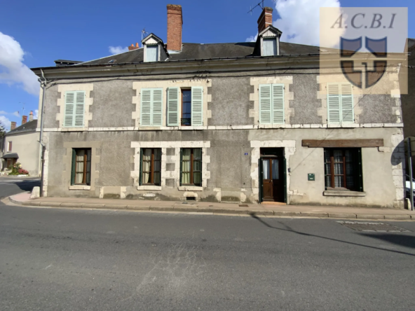 Maison de ville à vendre à Oucques - Idéal investisseur