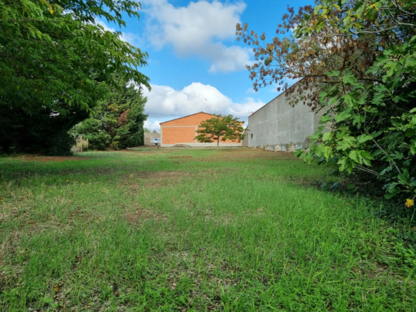 Terrain constructible de 1443 m² à Ventenac-en-Minervois