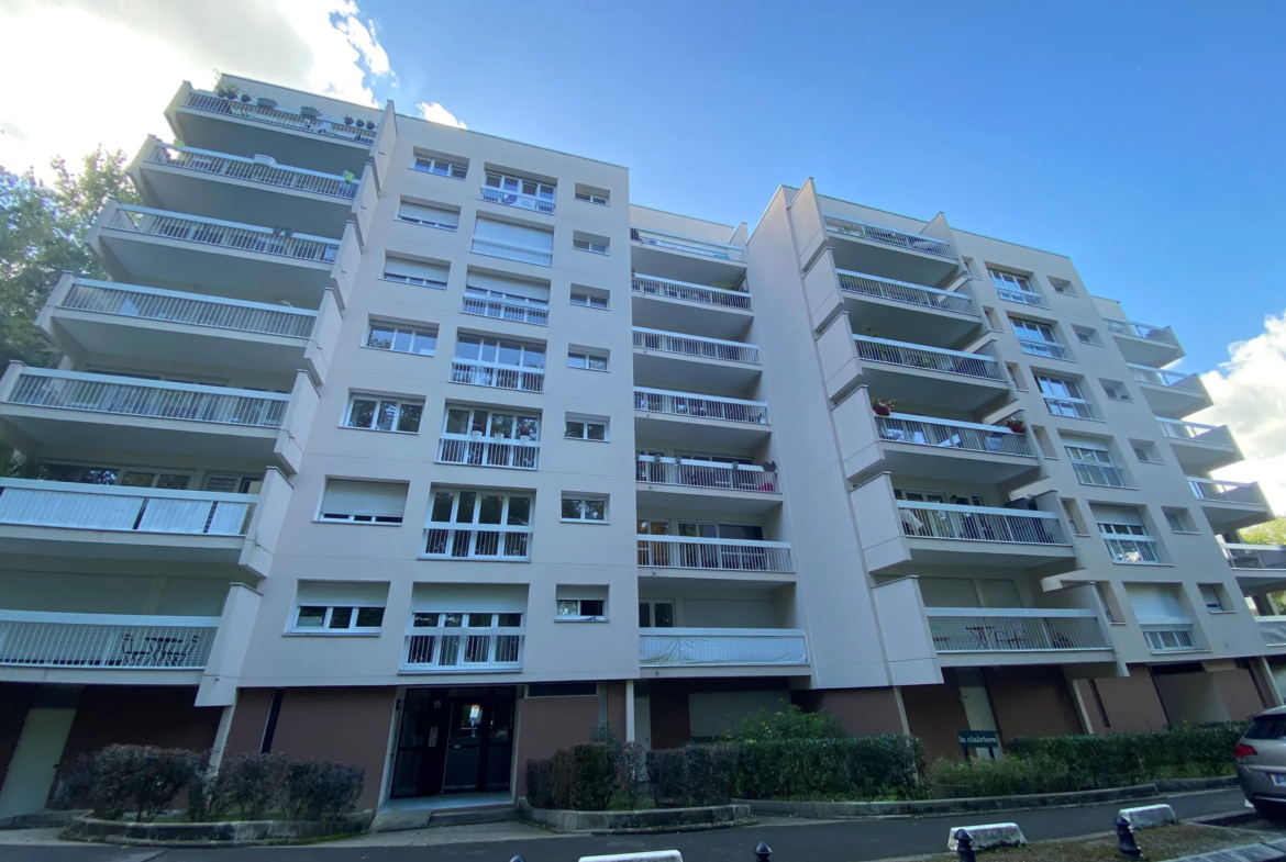 À vendre : Appartement 2 pièces lumineux à Evry 