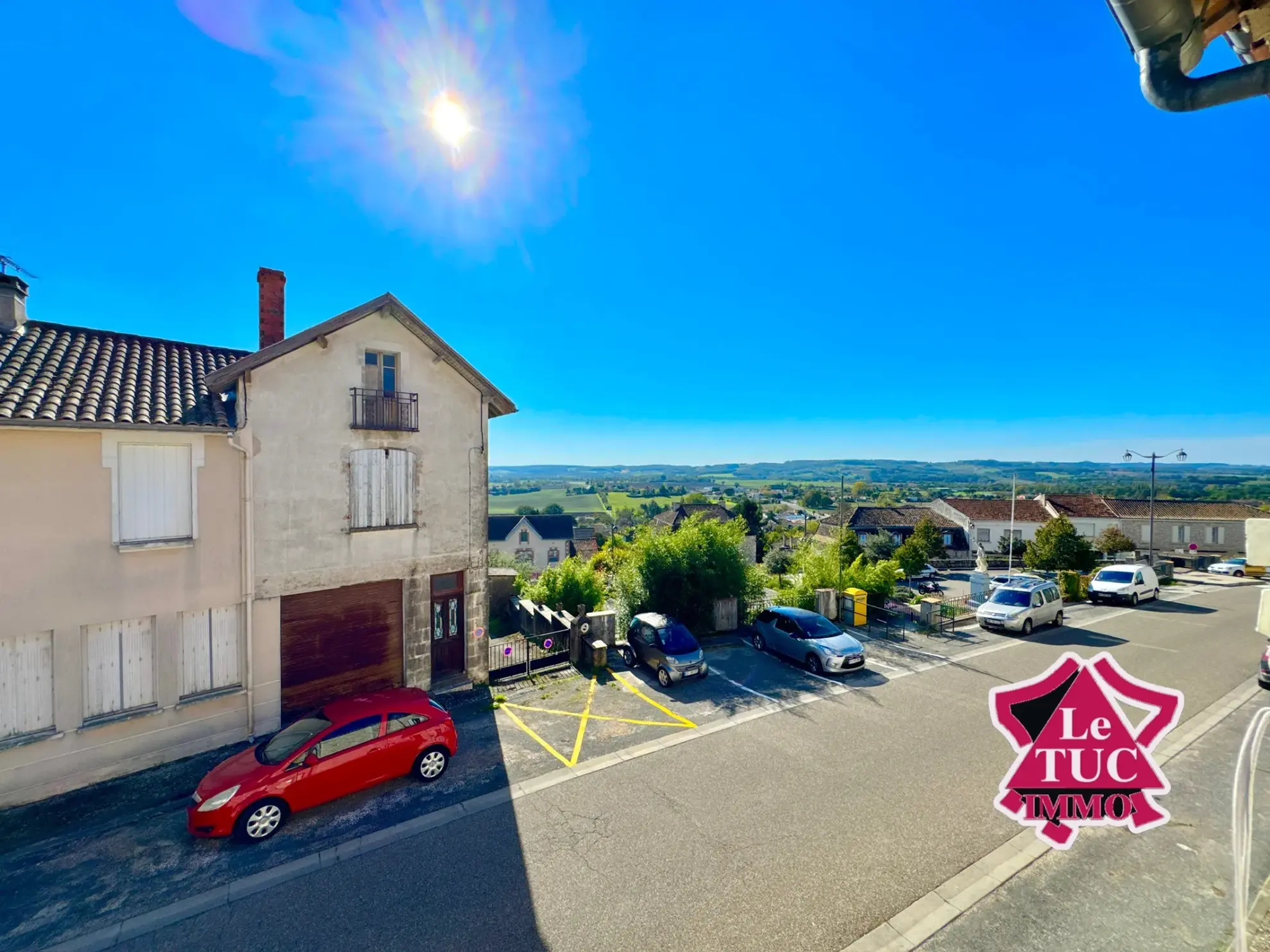 Maison en pierre à Monflanquin avec 3 chambres et grand garage 