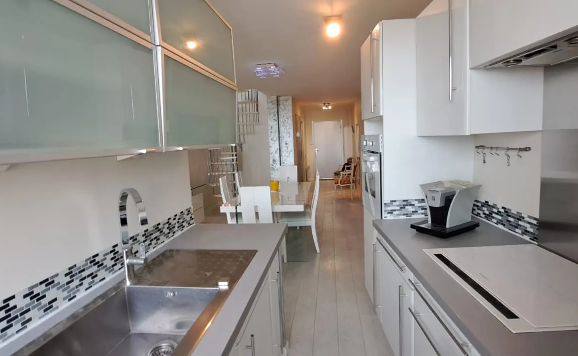 Appartement Design en Duplex à Grasse avec Vue Panoramique 