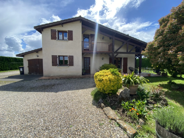 Maison 5 pièces avec garage et jardin 2228 m2 à Loupiac de la Réole