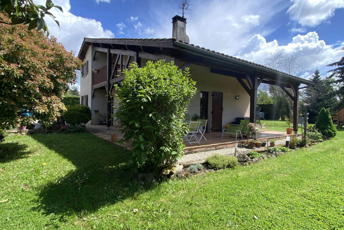 Maison 5 pièces avec garage et jardin de 2228 m2 à Loupiac de La Réole 