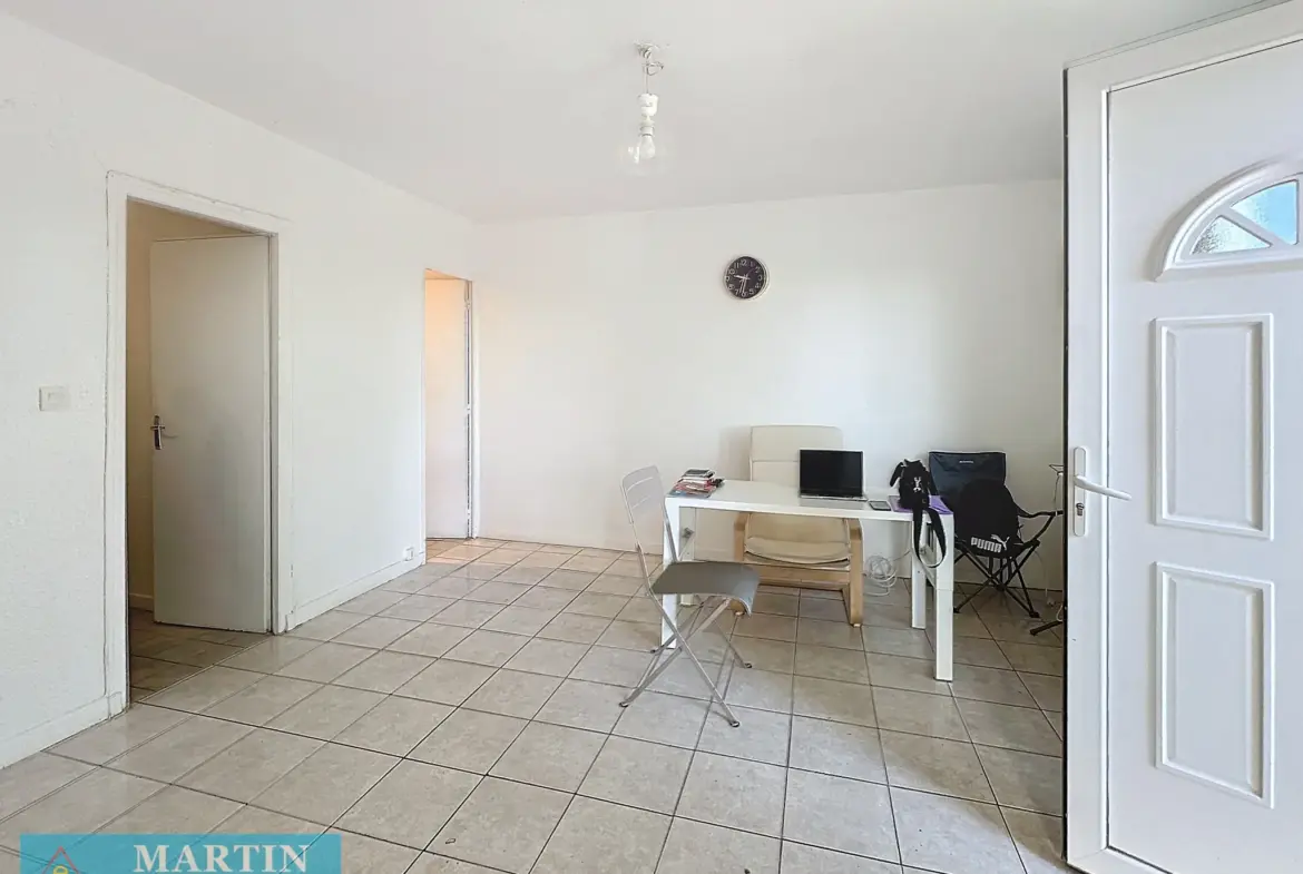 À vendre : Appartement T2 avec jardinet et parking à Ceret 