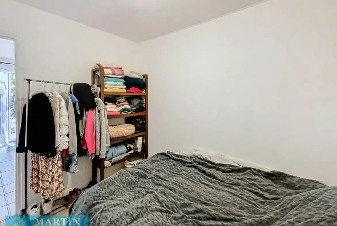 À vendre : Appartement T2 avec jardinet et parking à Ceret 