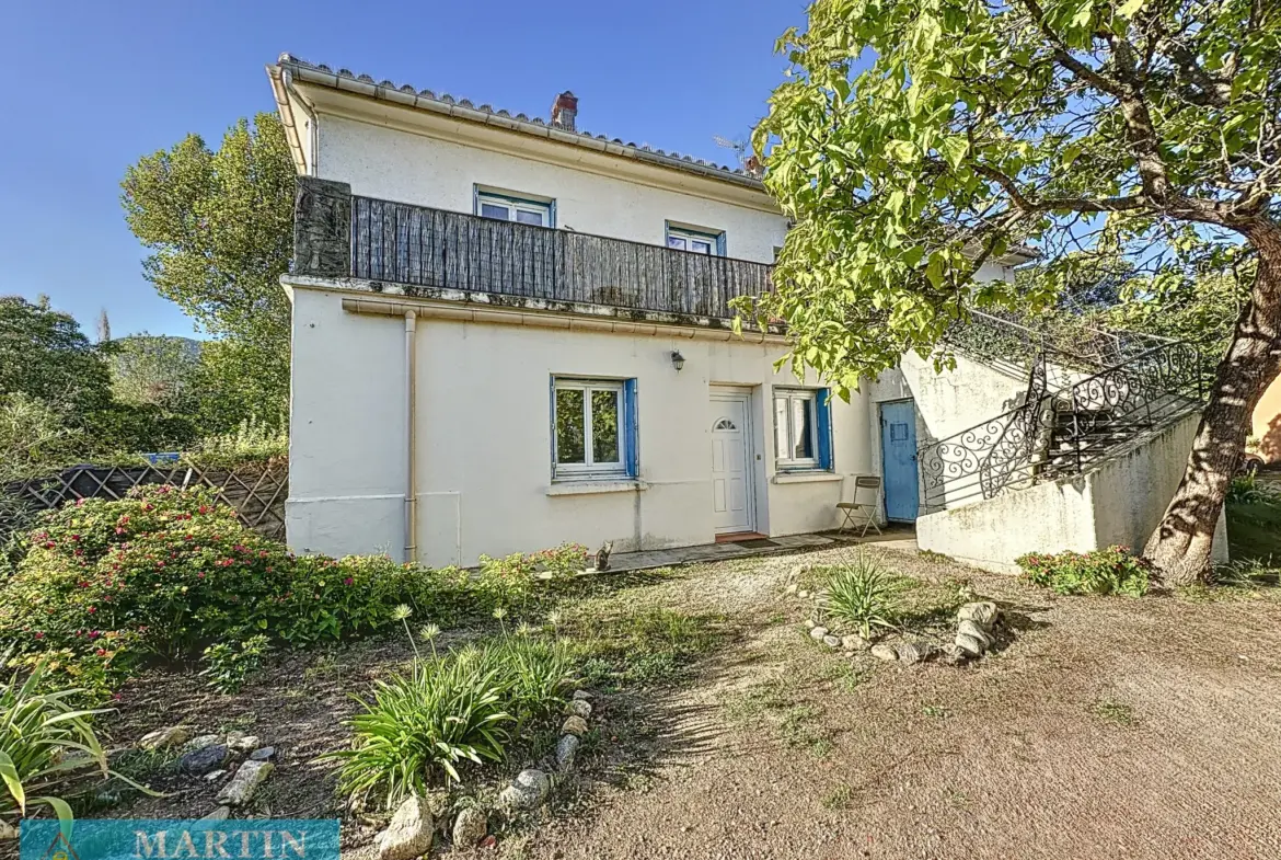 À vendre : Appartement T2 avec jardinet et parking à Ceret 