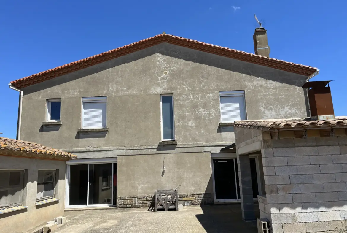 Maison à Lézignan-Corbières - 4 chambres, piscine et garage 