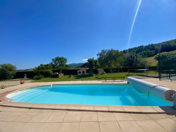 Magnifique maison avec vue sur la campagne à Bourg-Argental