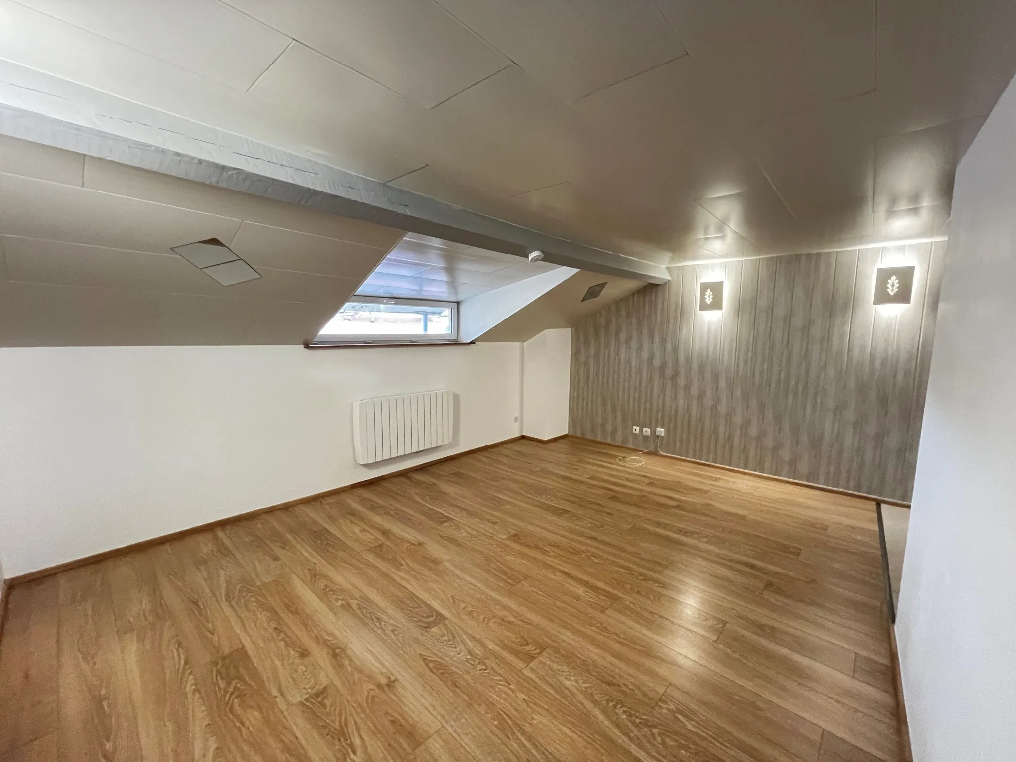 Appartement studio rénové à Montbéliard - Investissement idéal 