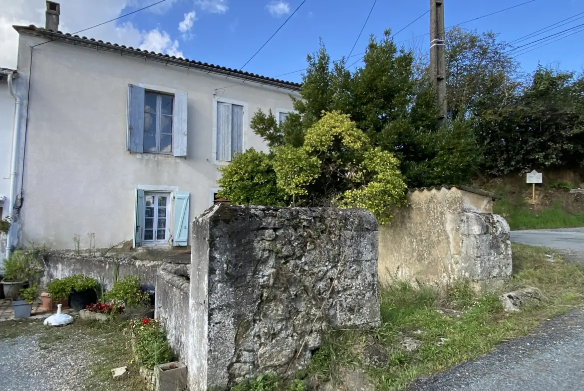 Maison de village en pierre à rénover à Sainte Croix du Mont 