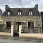 Charmante maison en pierres rénovée avec 4 chambres à Mur de Bretagne