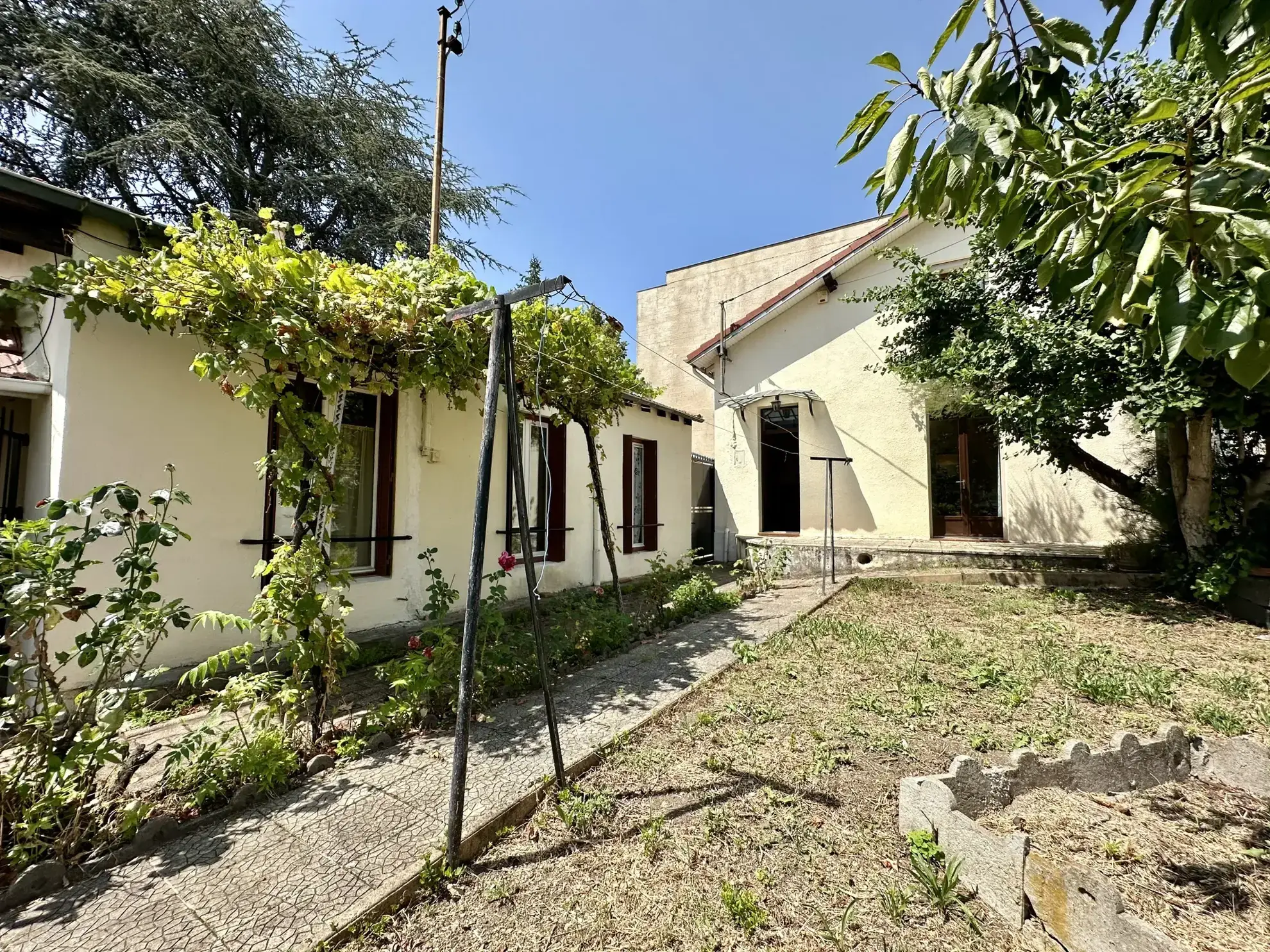 Maison à vendre à Beaumont - 94 m² avec jardin et garage 