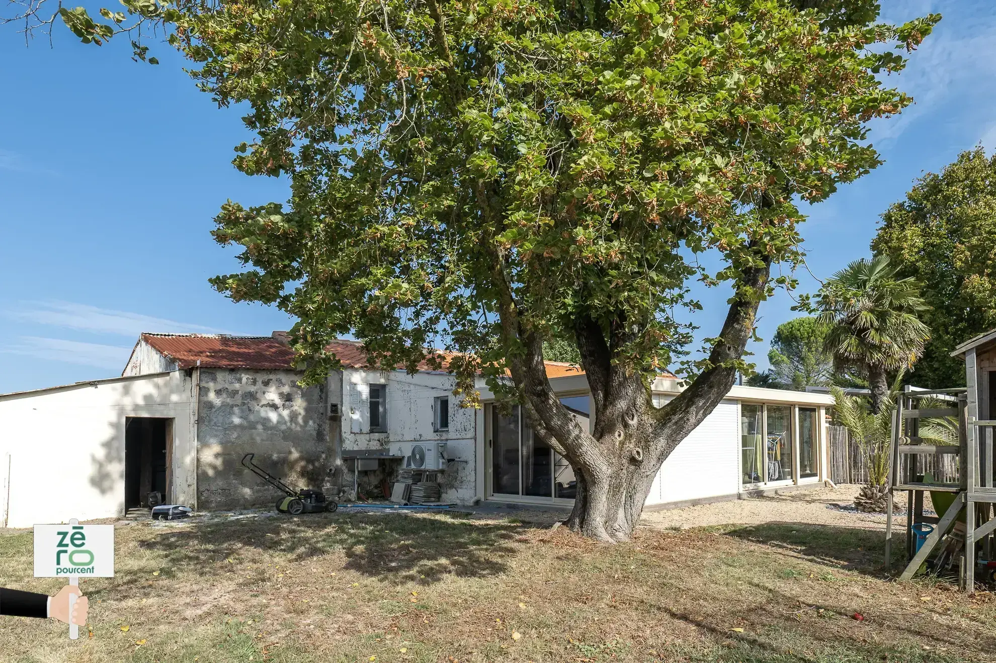 Longère à vendre à Grues - 5 chambres, piscine et jardin 