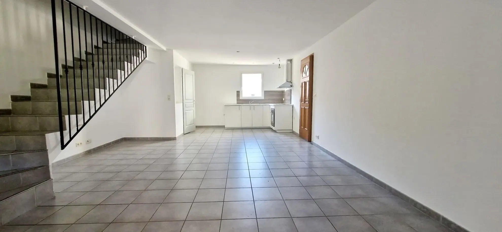 Maison en duplex à vendre à Bollène dans le quartier des Charagons 