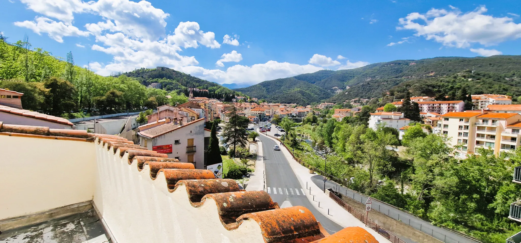 Appartement T1 à vendre à Amélie-les-Bains avec terrasse commune 