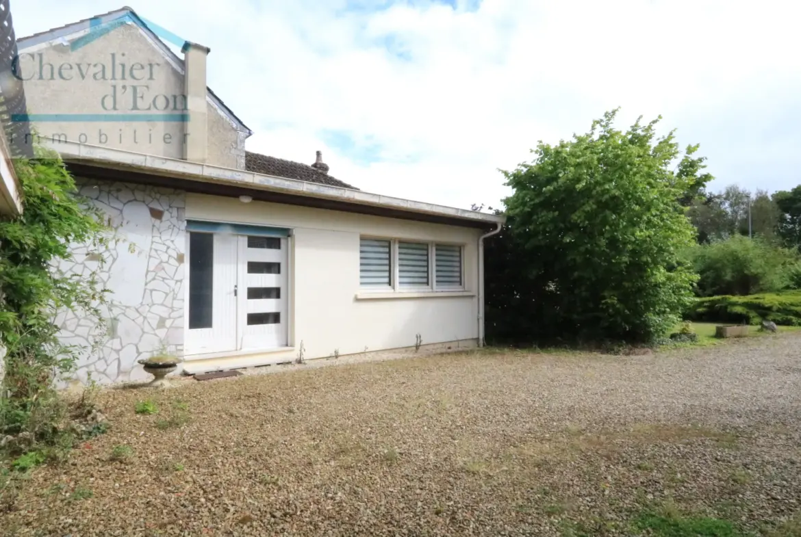 Villa spacieuse à vendre à Tonnerre - 5 chambres, jardin et maison d'amis 