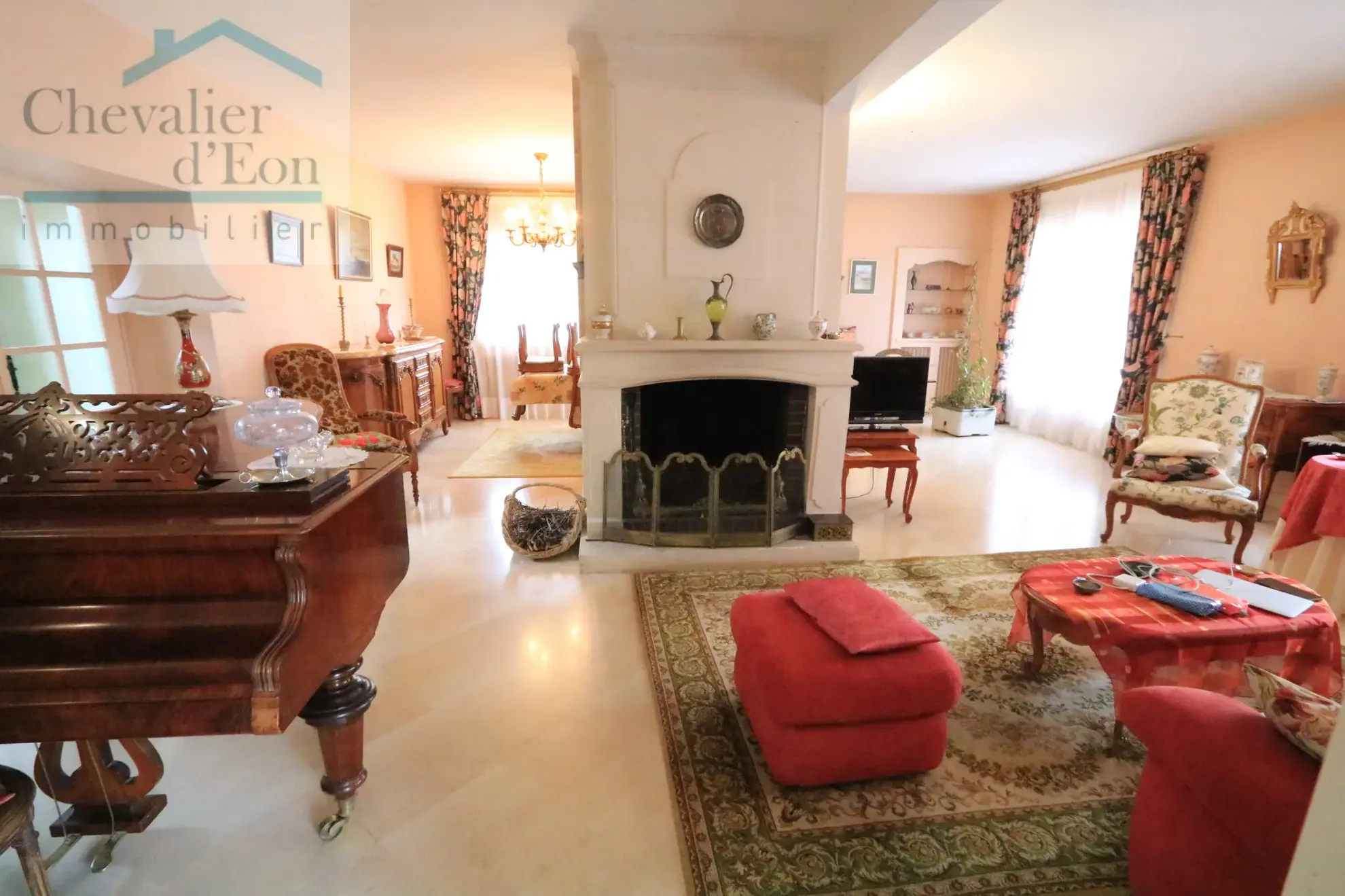 Villa spacieuse à vendre à Tonnerre - 5 chambres, jardin et maison d'amis 