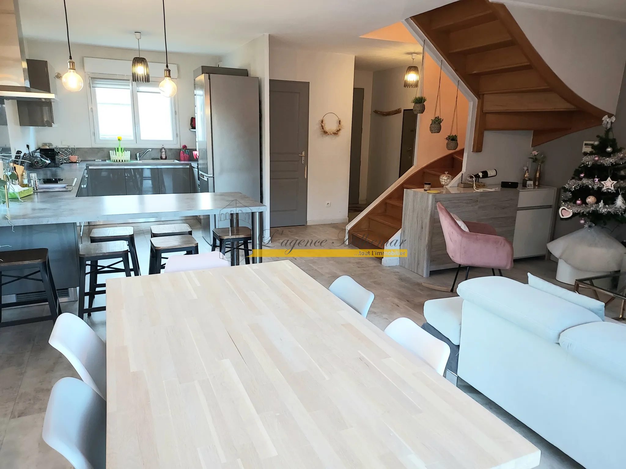 À vendre : Maison de 79 m² à Montélimar avec jardin et garage 