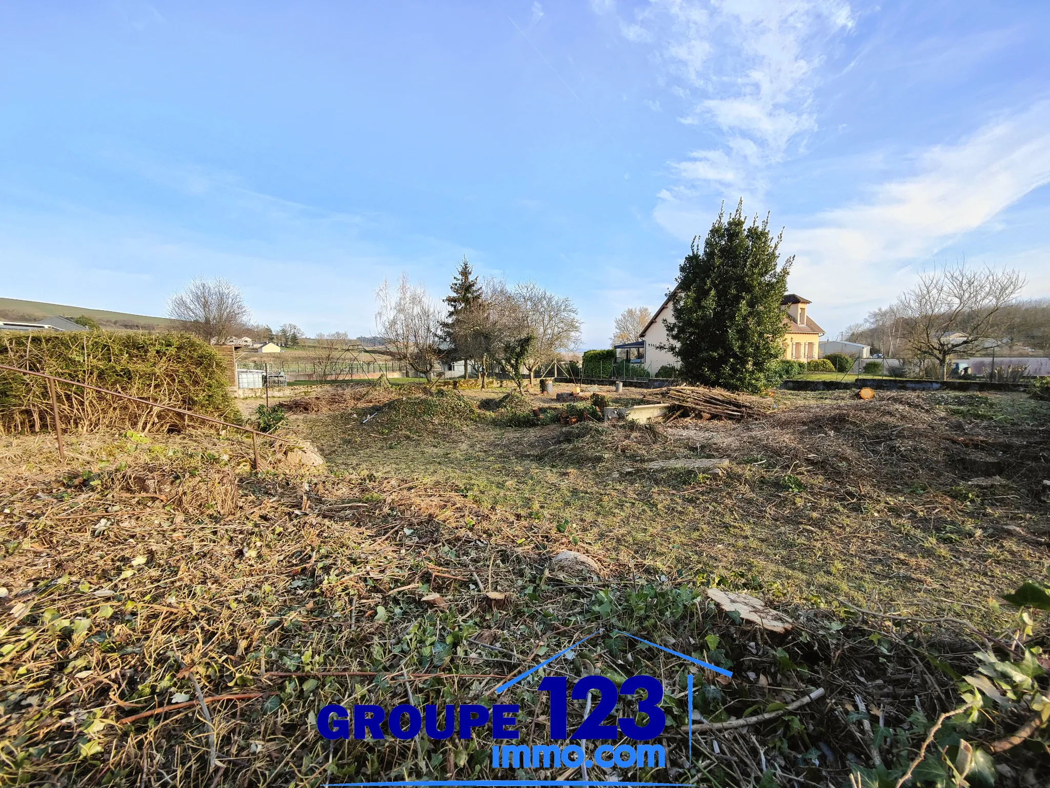 Maison à rénover avec terrain spacieux à Bussy-en-Othe 