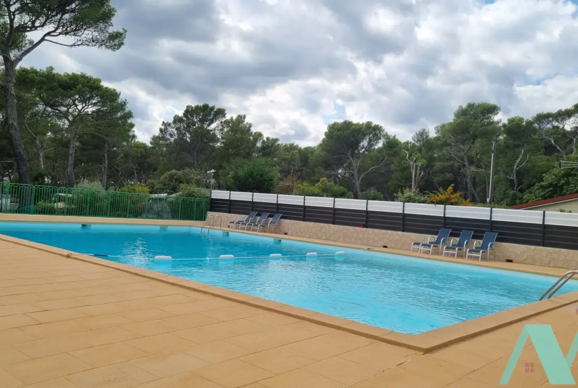 Vente d'une habitation légère 2 pièces 40 m² au Castellet 